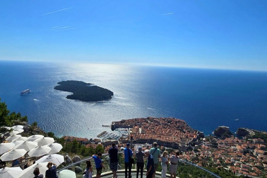 Dubrovnik Scenic Tour – Breathtaking Views & Dalmatian Lunch in 5 Hours