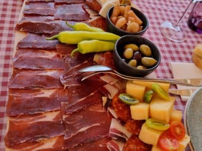 Dubrovnik Scenic Tour – Breathtaking Views & Dalmatian Lunch/Dinner in 5 Hours